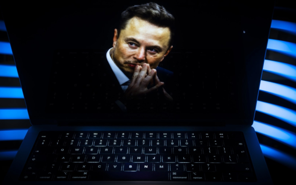 Ultima dorință a adolescentei: Elon Musk, întrebat despre telefonul Tesla. Ce s-a întâmplat după moarte, șocant