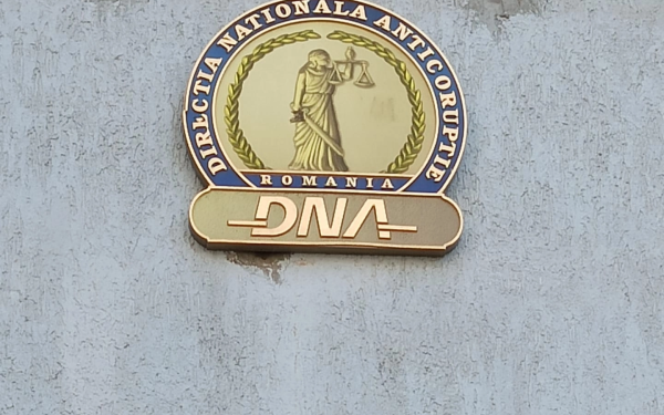 Fostă șefă DSP Brașov, trimisă în judecată de DNA: Ponturi în spitale pentru controale
