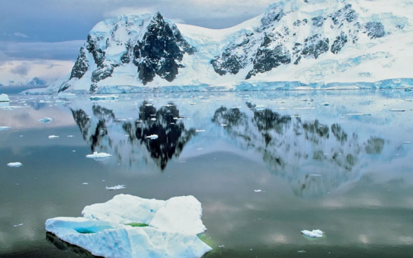Alertă din Antarctica: Gheața se topește îngrijorător. Ce spun experții