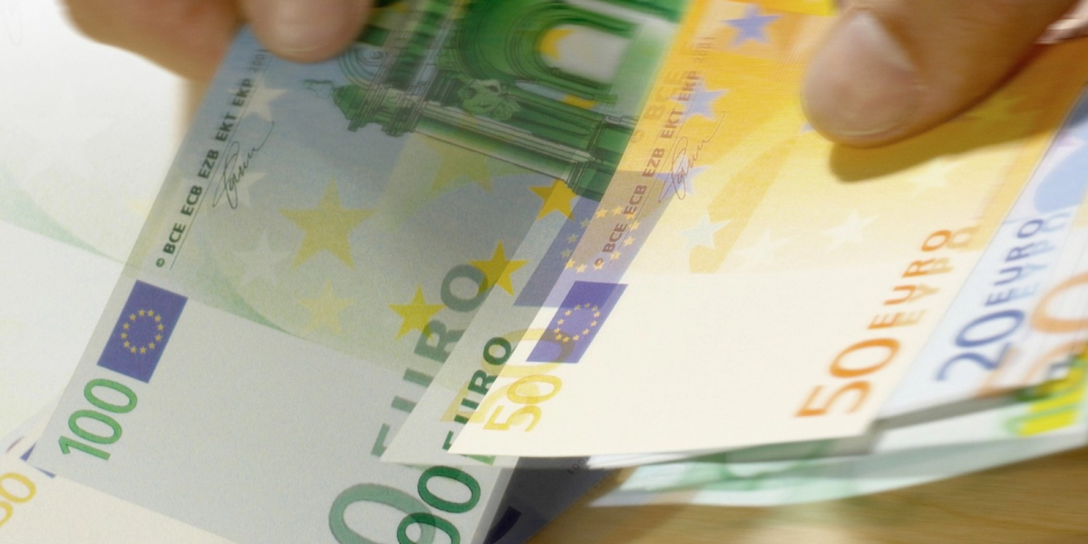Bancnota-fantomă a EUROPEI dispare: Ce fac românii cu banii controversați?