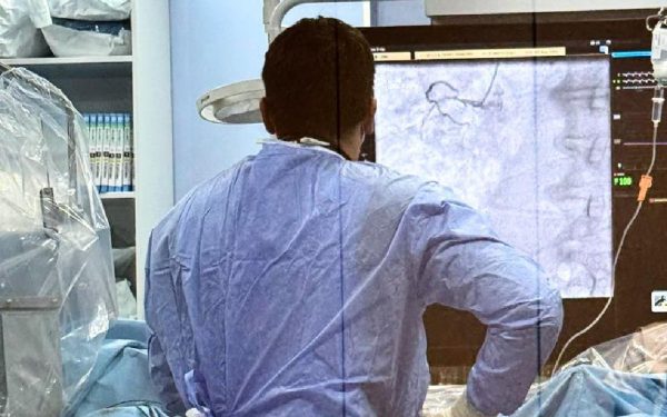 Medic din Constanța salvează o inimă obosită de 93 de ani, chiar de Paște