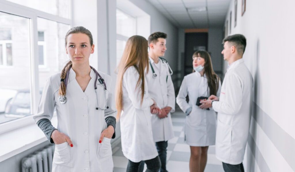 Schimbare majoră pentru rezidenți: Anunțul crucial al ministrului Sănătății