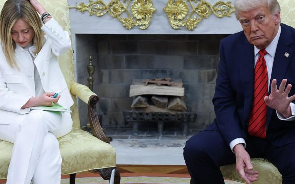Meloni, furioasă după ce Trump l-a jignit pe Papa: „Inacceptabil”
