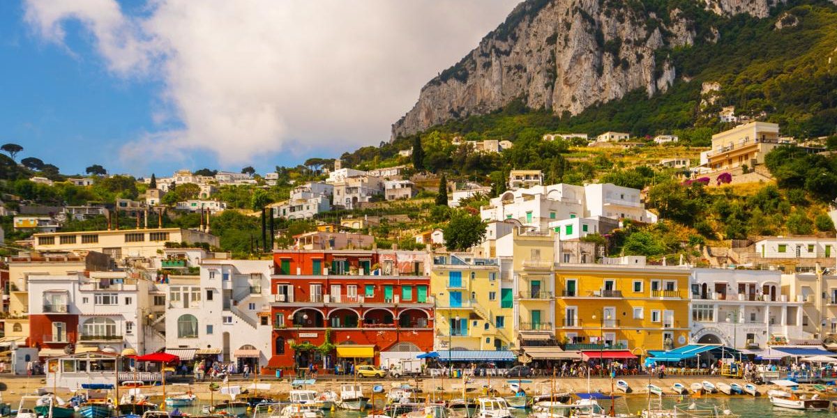 Capri, asaltată de turiști: Noile reguli care îți schimbă vacanța