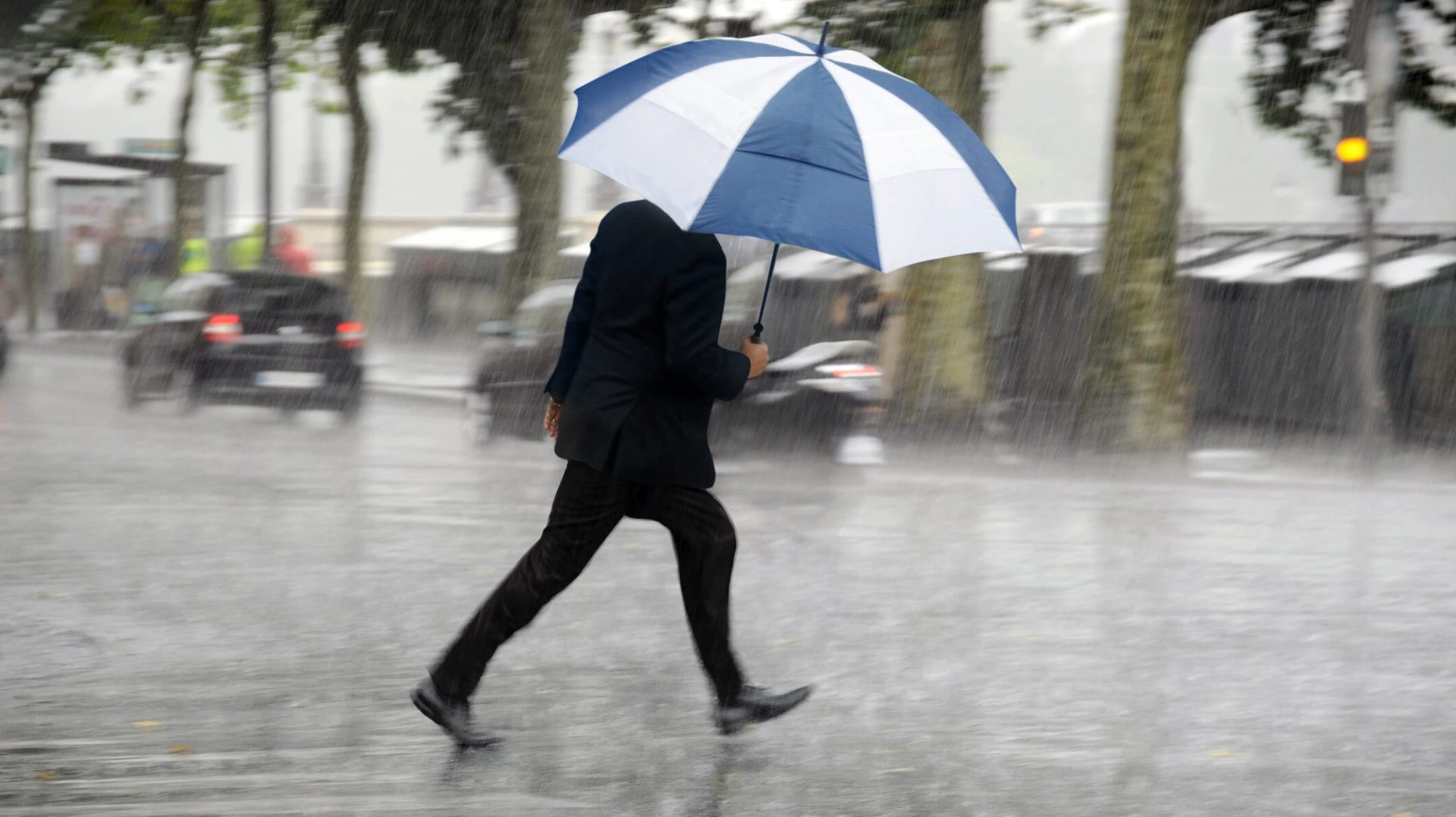 Vremea capricioasă vine în aprilie: frig, vânt și precipitații mixte Administrația Națională de Meteorologie (ANM) a emis o informare meteorologică valabilă la nivel național, începând de joi și până sâmbătă dimineață, care anunță o schimbare bruscă a vremii