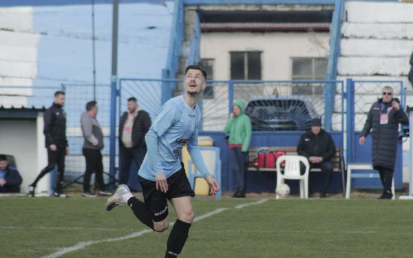 Reportaj Liga 3: Nervi pe teren, Mircea Lucescu și „Popovici”