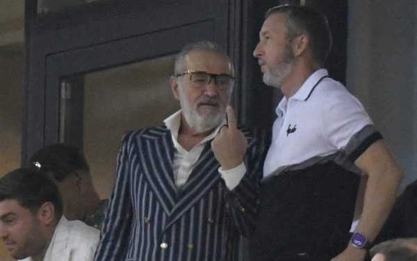 Becali îl dă afară de la FCSB, dar Stoica se opune: Pleacă fotbalistul?