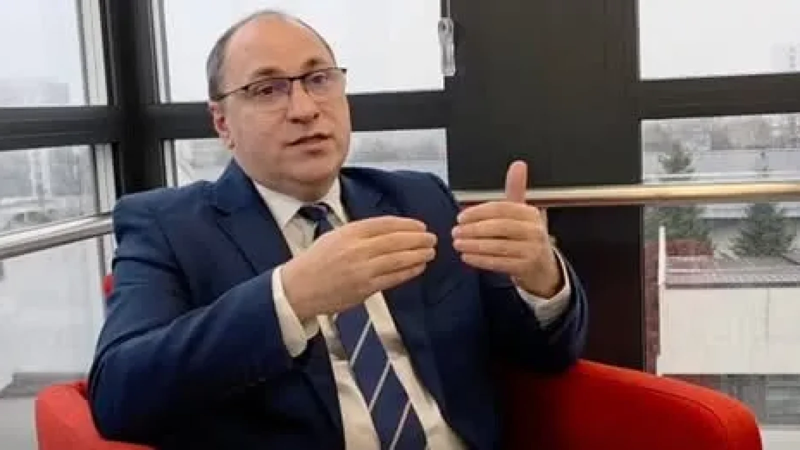 Mihai Dimian dă startul „bătăliei” pentru titularizare și șefia școlilor