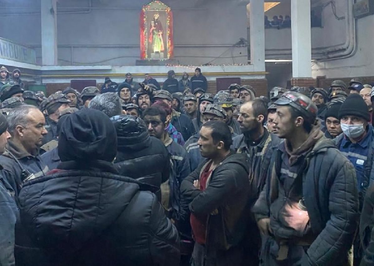 Minerii de la Vulcan, Lupeni și Livezeni, protest spontan