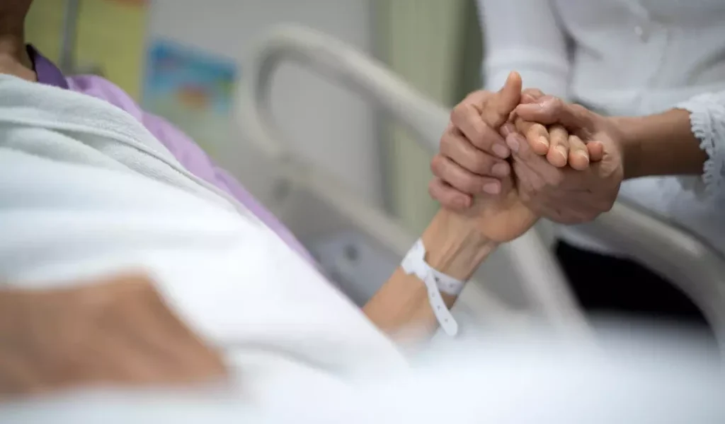 Medicii au dat verdictul: Ultimul simț care dispare înainte de moarte