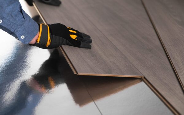 Se PUNE parchet NOU peste cel VECHI? GHID complet pentru un montaj reușit