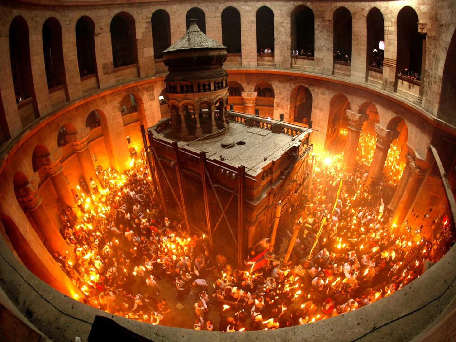 O călătorie spre Înviere: Credință și speranță pe drumul Crucii