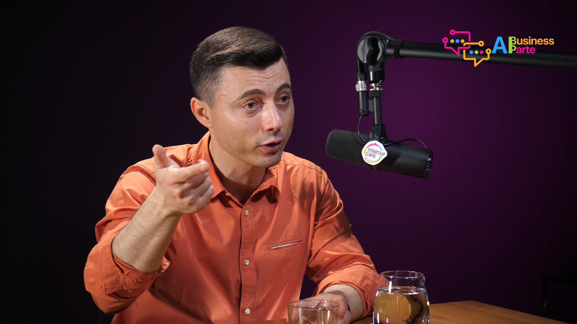 Multe companii de miliarde de dolari nu reușesc să transforme datele în informații utile, consideră Cristi Movilă, fondatorul startup-ului OptiComm.AI