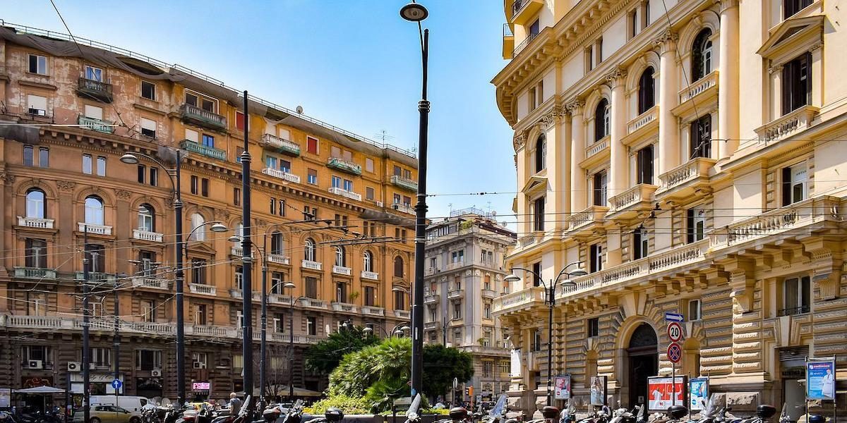 Napoli fierbe: 48°C! Italia, recorduri istorice la caniculă