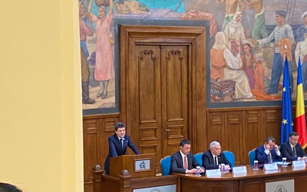 Nicușor Dan: „Trăim un război informațional” – Avertisment la Forum