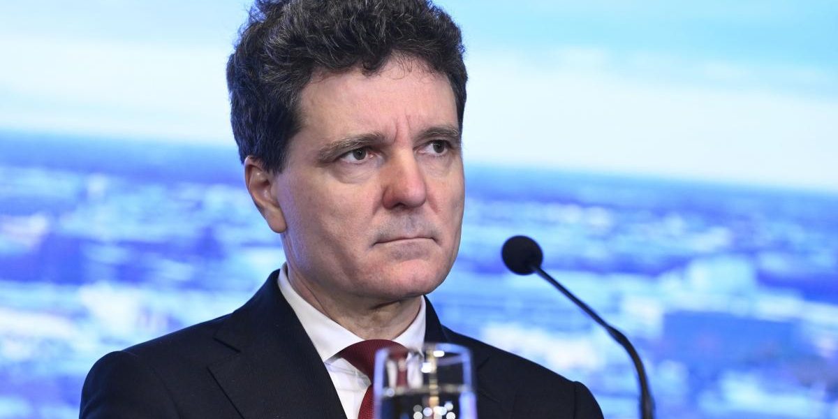 Nicușor Dan, neutru în războiul PSD-AUR. Fără premier pentru un guvern!