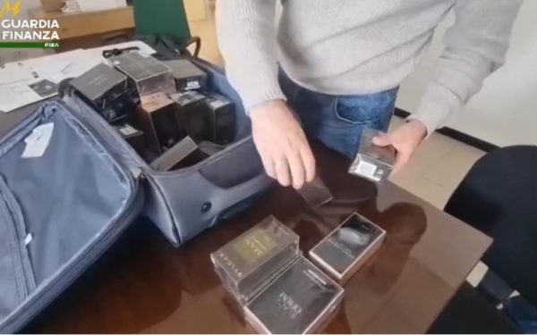 Români luați la ochi în Italia: Bilete ieftine pentru furt din duty-free