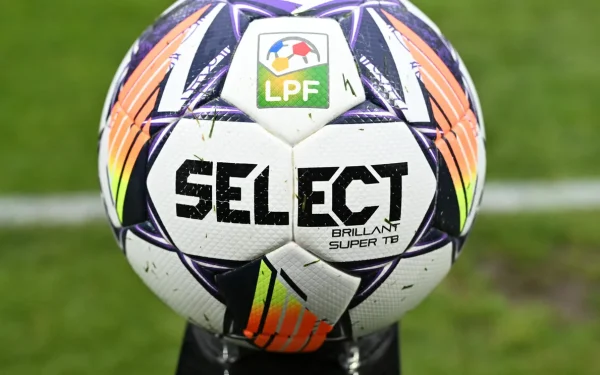 Datorii URIAȘE la o echipă de tradiție din Superliga: Cine investește?