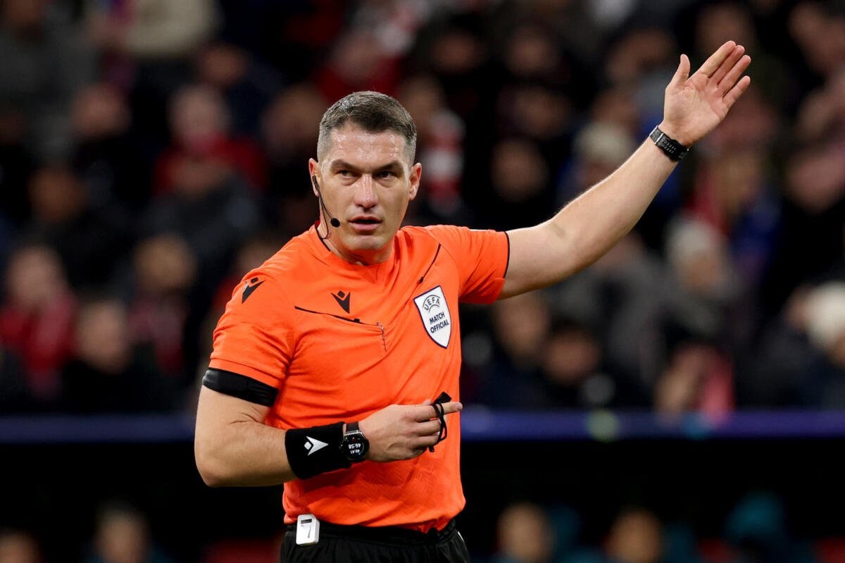 Kovács István, unul dintre cei mai activi și respectați arbitri europeni, va conduce partida dintre Barcelona și Atlético Madrid din cadrul Ligii Campionilor, programată miercuri seara pe stadionul Camp Nou