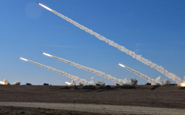 Noua cursă a AI: Marile puteri reiau „distrugerea reciprocă” din era nucleară