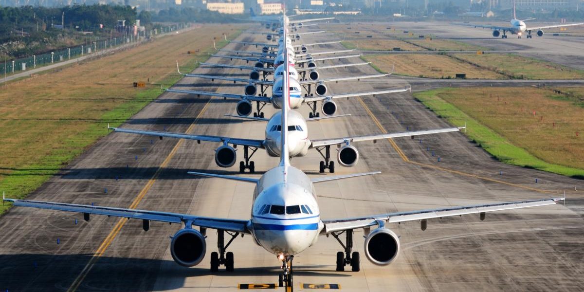 Atenție la călătorii: O nouă companie aeriană suspendă zborurile pe timpul verii