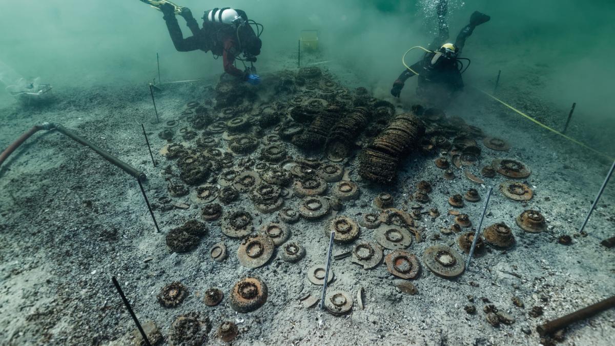 O pată neagră din Elveția dezvăluie comoara: peste 1.000 de artefacte romane
