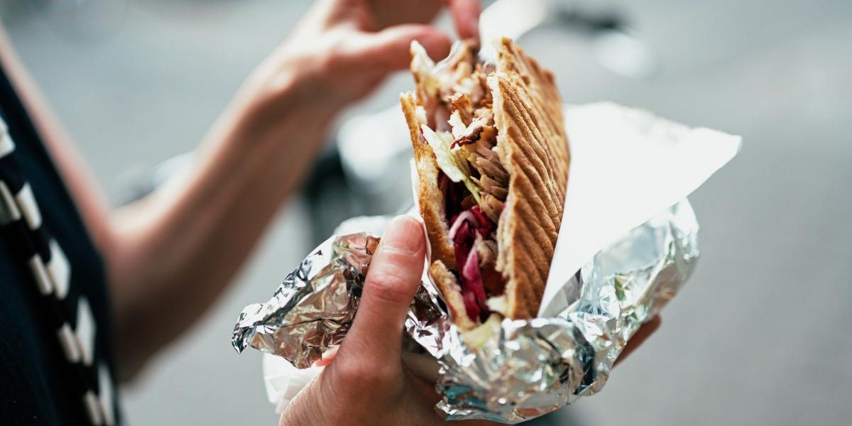 Turistă, șocată de prețul unui kebab în Rio de Janeiro: 1.700 de euro plătiți