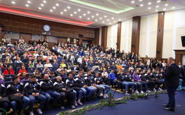 Universitatea din Timișoara atrage copiii diasporei: „Școala din România, competitivă”