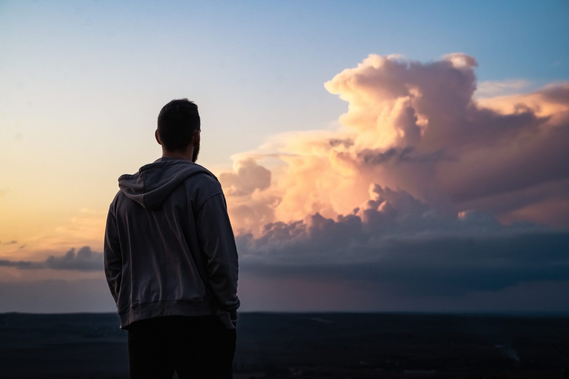 Ce dezvăluie știința despre SINGURĂTATE: efecte neașteptate