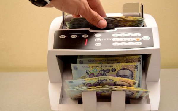 Cine sunt marii pierzători și câștigători după legea facturilor în euro