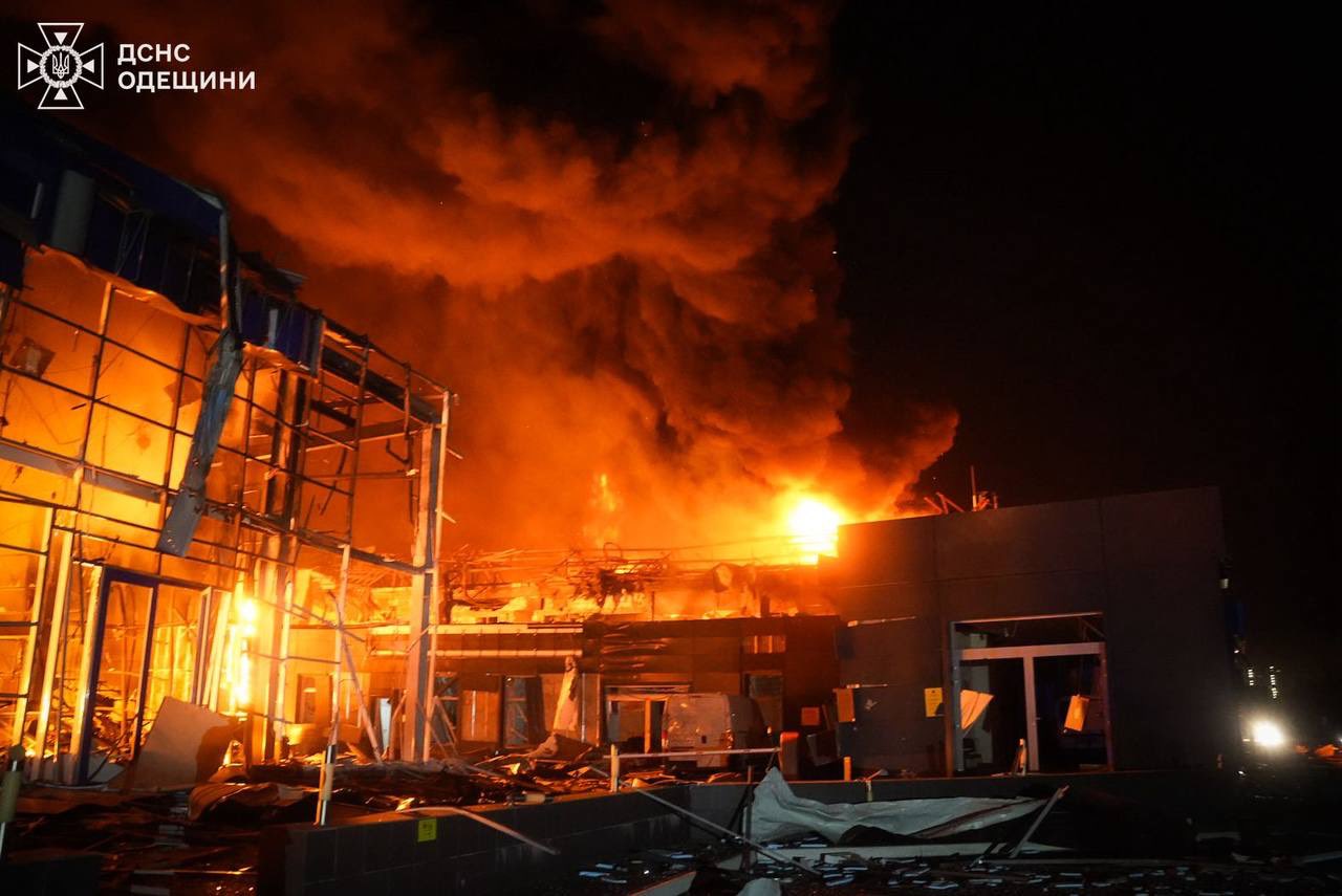 Atac masiv cu drone al Rusiei asupra Odesei – 3 morți și 15 răniți Cel puțin trei persoane au fost ucise și alte 15 au fost rănite în urma unui atac masiv cu drone, executat de forțele ruse în noaptea de duminică spre luni asupra orașului-port Odesa, situat în sudul Ucrainei