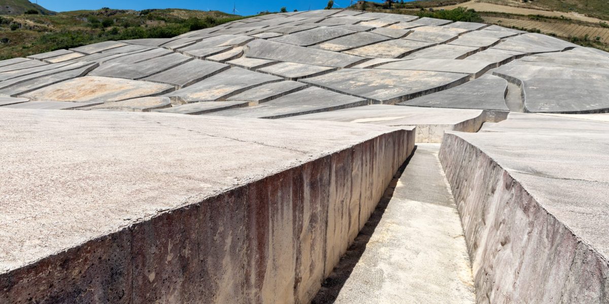 Betonul, un „Pompeii modern”: Orașul-simbol al artei contemporane