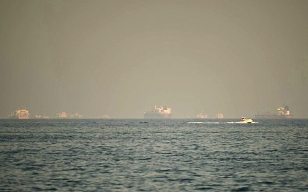 21 de nave s-au întors în Iran, sfidând blocada lui Donald Trump impusă de SUA