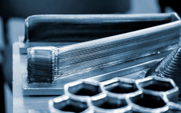 Oțelul care nu ruginește, inventat de savanți: Mai puternic și mai flexibil