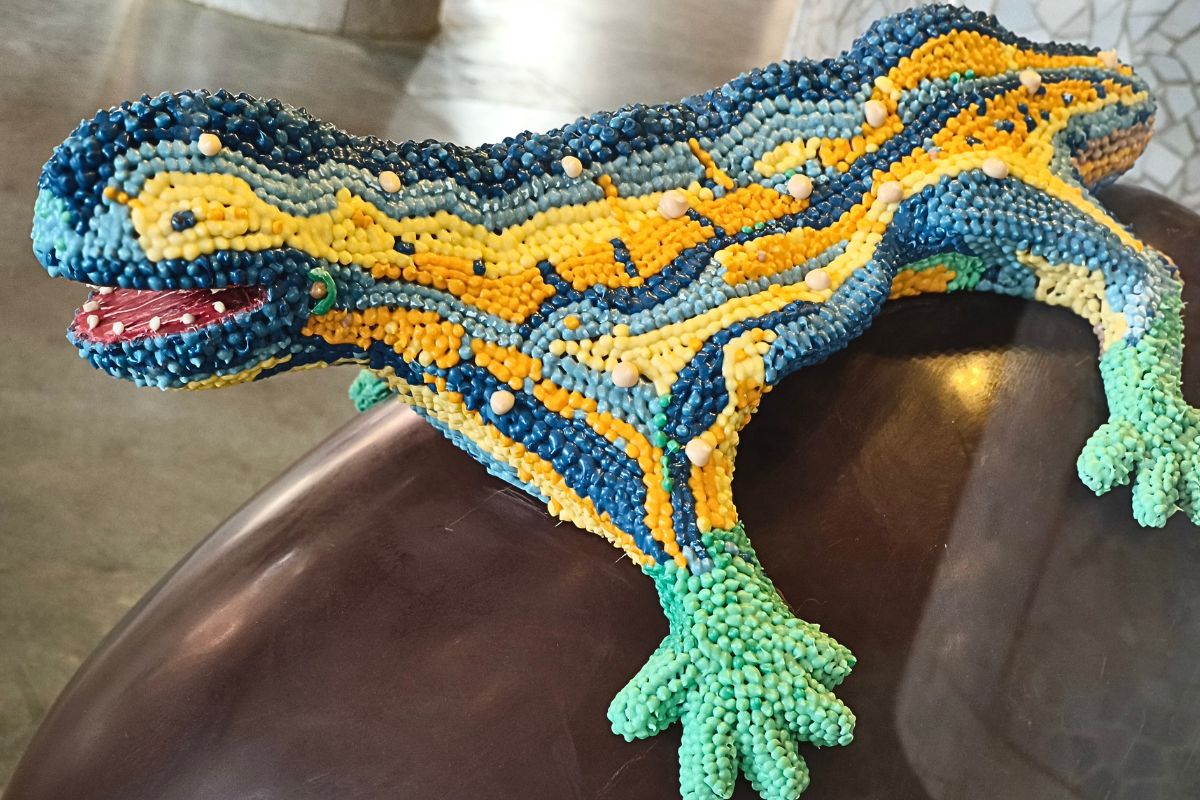 Barcelona celebrează în 2026 Anul Gaudí, marcând centenarul deschiderii Park Güell ca spațiu public, în timp ce orașul devine temporar Capitală Mondială a Arhitecturii