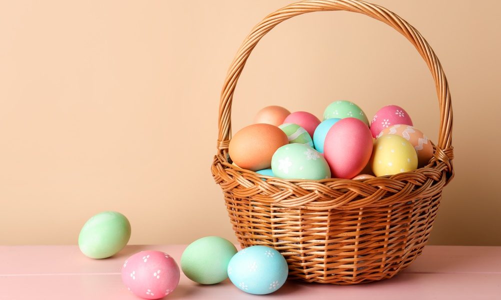 Câte ouă vopsim de Paște? Tradiții, obiceiuri și simboluri-n casele din România