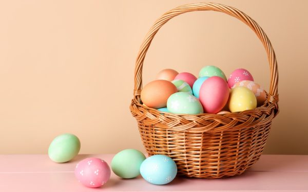 Câte ouă vopsim de Paște? Tradiții, obiceiuri și simboluri-n casele din România