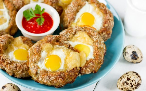 Ouă de prepeliță: Rețete rapide și gustoase pentru un mic dejun savuros