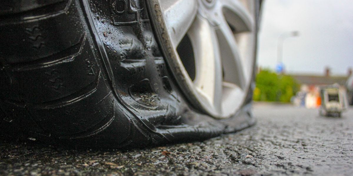 Noua „țeapă” cu pana: Cum eviți să fii jefuit când schimbi roata?