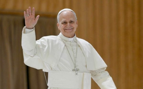 Papa Leon, în Camerun: Condamnă tiranii care macină lumea