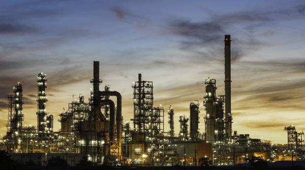 De la AURUL negru, la criză: Paradoxul energetic al României