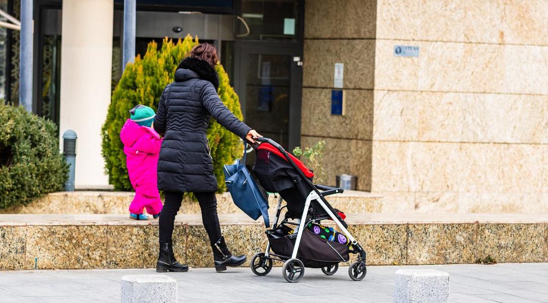 Aproape jumătate din părinții români din străinătate, departe de Paști