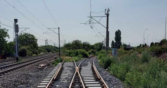 Primăria București revine asupra proiectului Nodul Avionului, anunțând parteneriat cu CFR pentru relansarea investiției După ani de blocaje și costuri considerate prea mari, Primăria Municipiului București încearcă să redeschidă un capitol important al urbanizării din nordul Capitalei