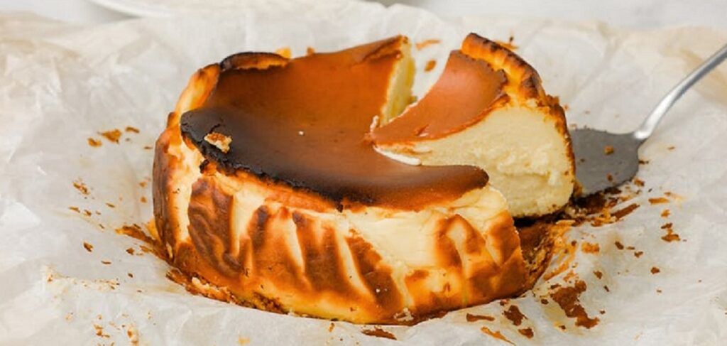 Pasca, desertul nelipsit de pe mesele românilor în Săptămâna Mare, poate fi pregătită anul acesta și într-o variantă mai rapidă, conform sfaturilor unui cunoscut bucătar