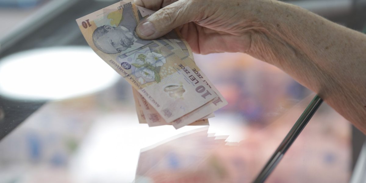 Pensiile din România, lovite crunt de inflație: Puterea de cumpărare se prăbușește