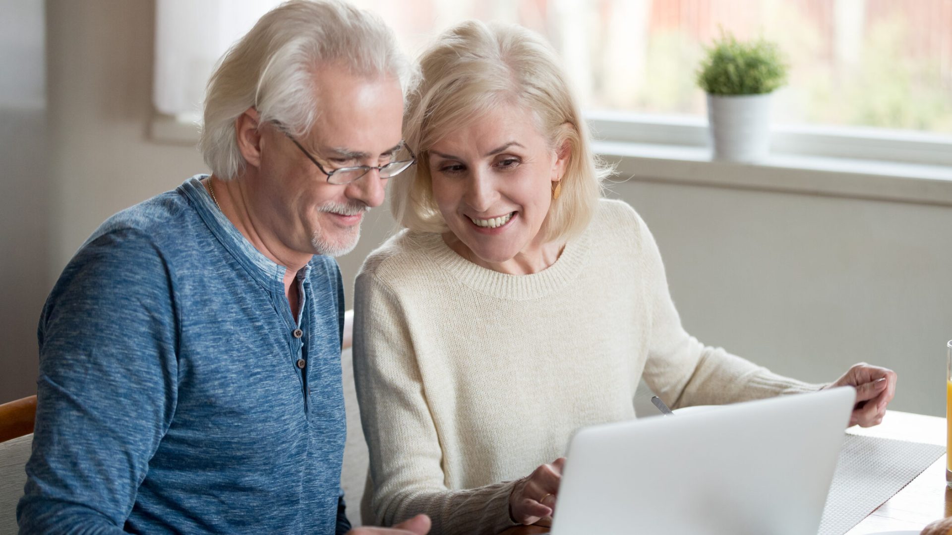 Vârsta standard de pensionare în Germania este de 67 de ani, fiind egală pentru femei și bărbați, iar această regulă se aplică în mod uniform în sistemul public de pensii