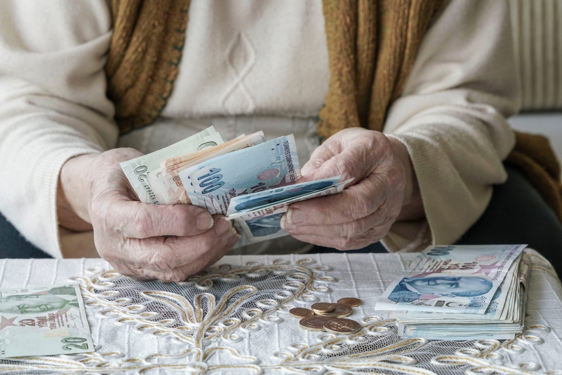 unde e mai bine la pensie: două Românii față în față