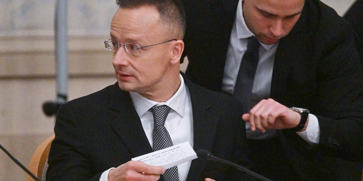 Szijjarto, acuzat că a distrus documente despre sancțiunile Rusiei