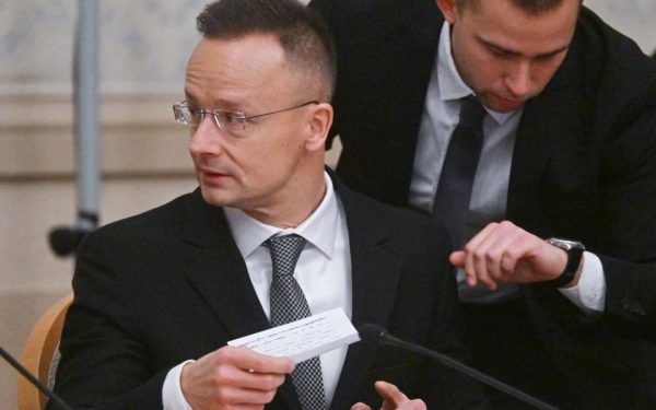 Szijjarto, acuzat că a distrus documente despre sancțiunile Rusiei