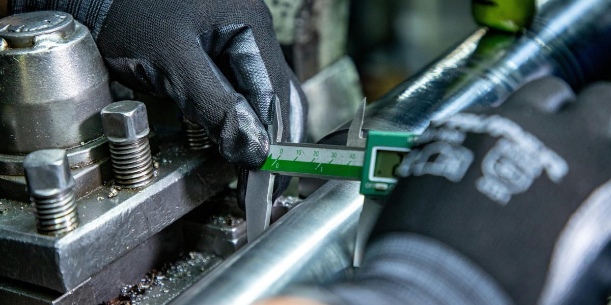 UE lovește importurile de oțel: Taxe mari peste cotă, acordul comercial zguduie piața